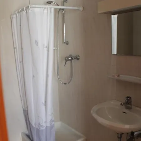 Michael * Ретимно