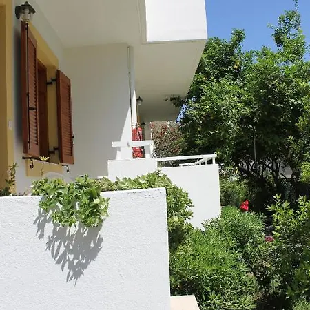 Michael Апартаменты *